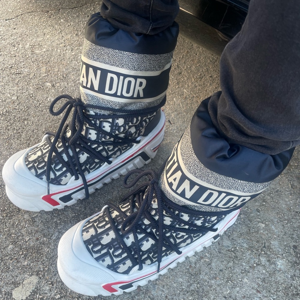Very fashionable and comfortable - Picture 3 of 3